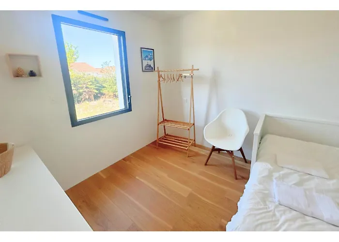 Maison Calme Biscarosse Avec Piscine - 10 Min 别墅