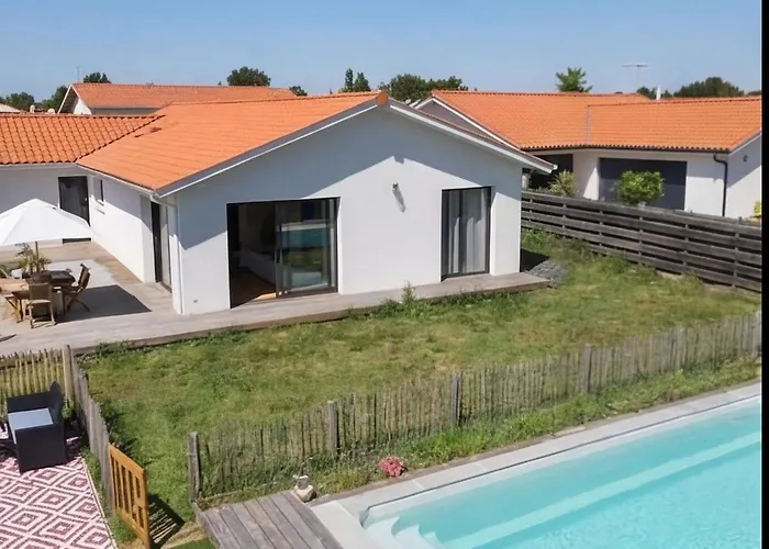Maison Calme Biscarosse Avec Piscine - 10 Min 别墅