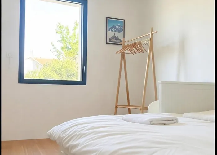 Maison Calme Biscarosse Avec Piscine - 10 Min 别墅