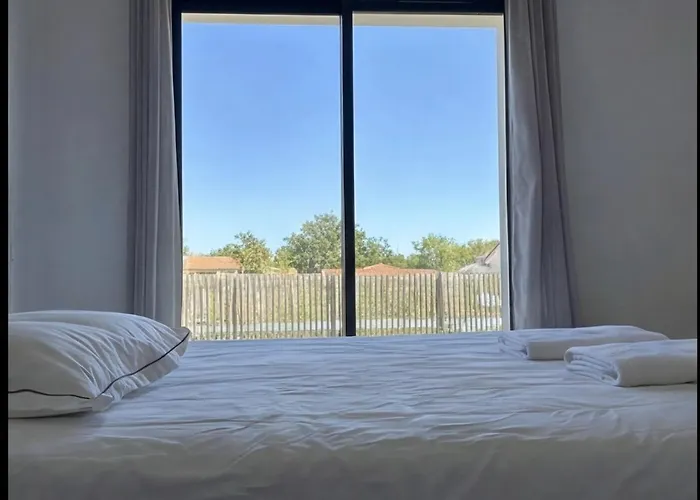 Maison Calme Biscarosse Avec Piscine - 10 Min * 比斯卡罗斯